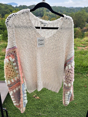 Davi & Dani Crochet Sleeve Granny Square Knit Sweater White & Pink Small/Medium